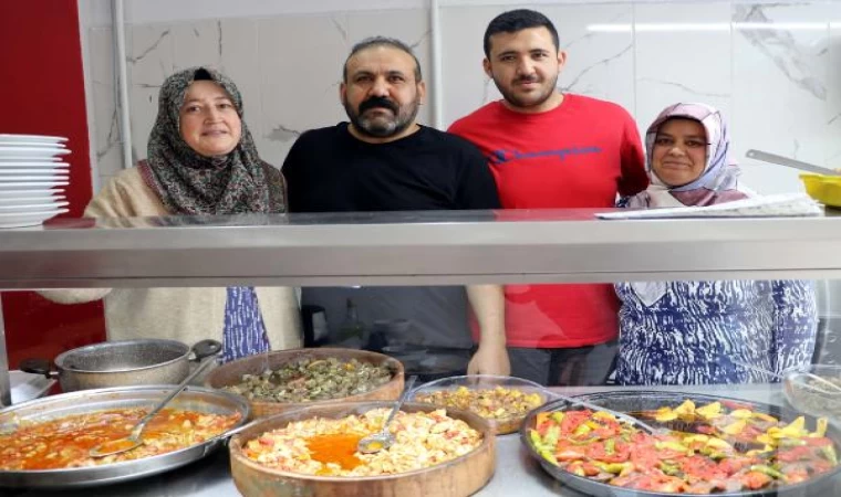 Depremde iş yerleri yıkılan aile, Kayseri’de açtıkları lokanta ile kendilerine yeni hayat kurdu