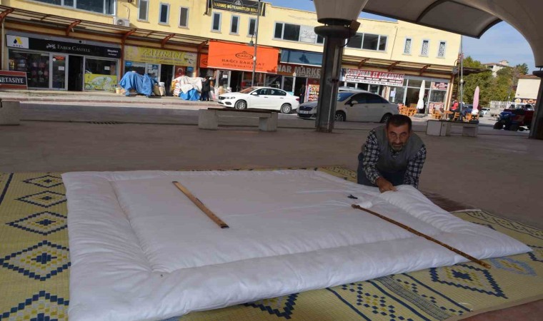 Depremzede yorgancı, çalışacağı bir konteyner iş yeri istiyor