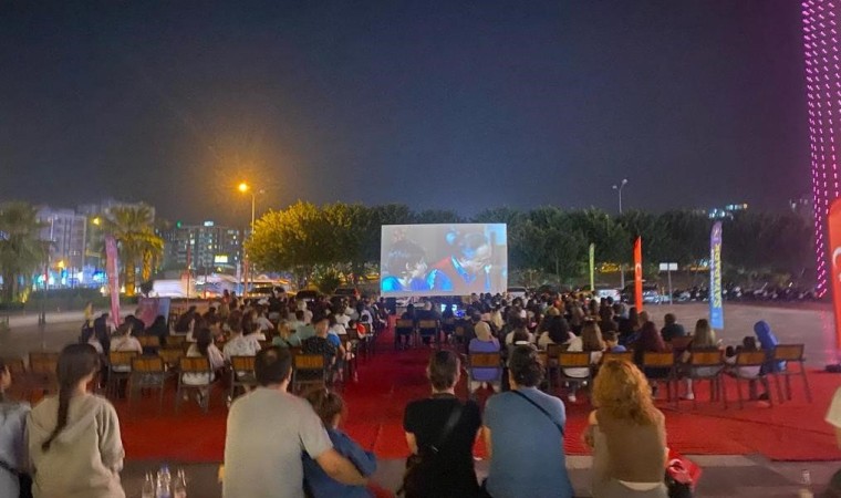 Dersimiz Atatürk filmi Sayapark ziyaretçileriyle buluştu