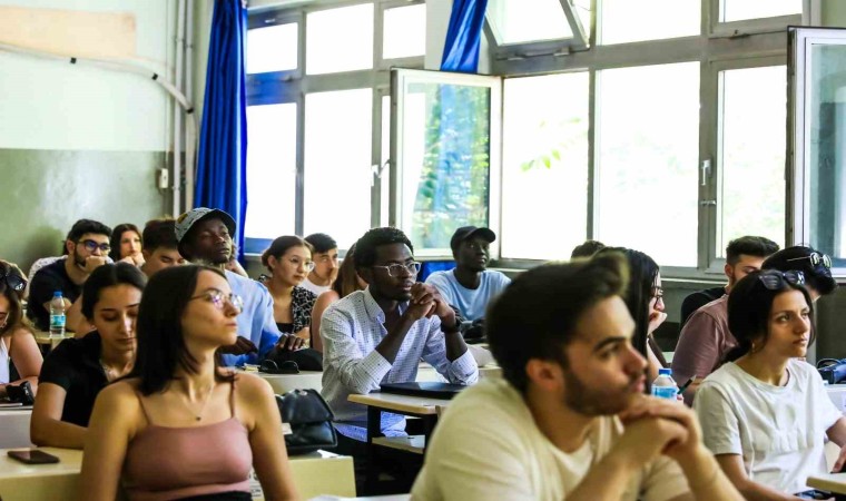 DEÜ 73 bin öğrencisiyle yeni akademik yıla merhaba dedi