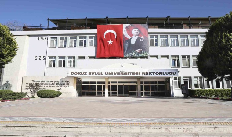 DEÜ öğrencileri cumhuriyet için yürüyecek