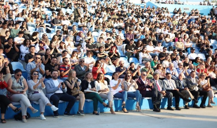 DEÜlü öğrenciler akademik yılın ilk dersini yaptı