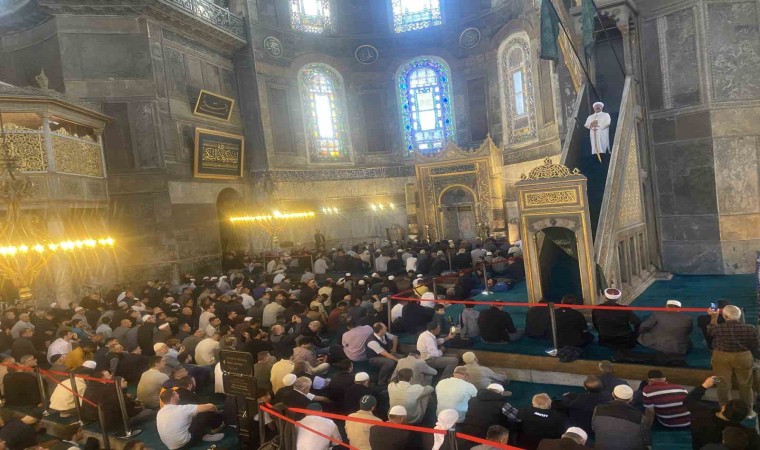 Diyanet İşleri Başkanı Ali Erbaş, Ayasofya Camiinde Cuma hutbesini Filistin için okudu