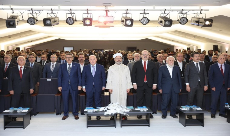 Diyanet İşleri Başkanı Erbaş, Uluslararası Serahsi Sempozyumuna katıldı