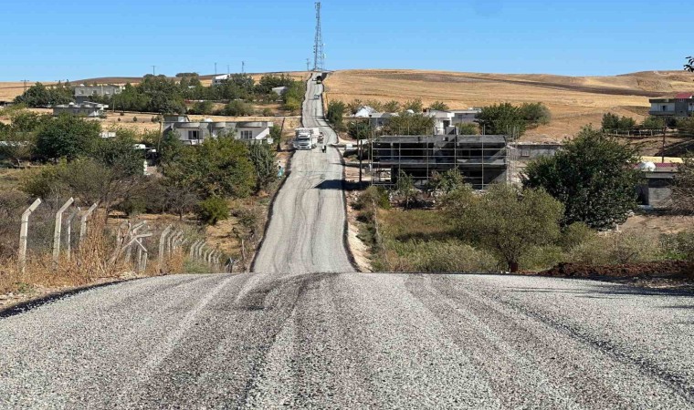 Diyarbakırda 17 ilçedeki kırsal mahalle yolarında çalışmalar devam ediyor