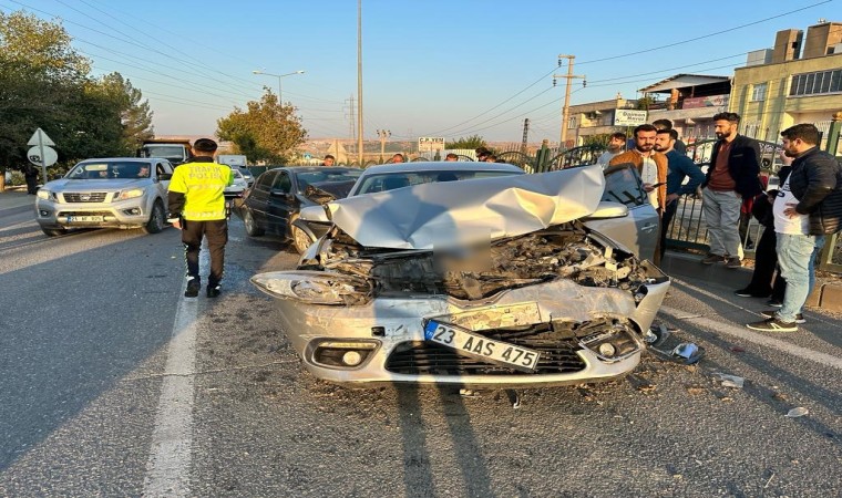 Diyarbakırda 6 aracın karıştığı zincirleme kazada 3 kişi yaralandı