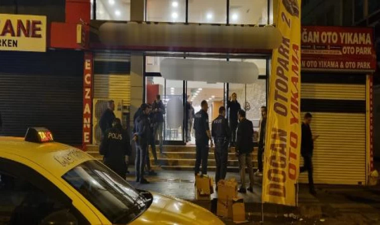 Diyarbakır’da fast food zinciri şubesine maytap atıldı