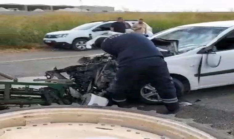 Diyarbakır’da otomobille traktör çarpıştı: 4 yaralı