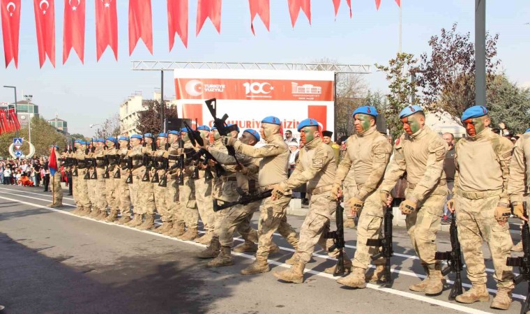 Düzcede Cumhuriyetin 100. yılı coşku ile kutlandı