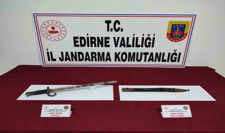 Edirnede Osmanlı dönemine ait 150 yıllık kılıç ve kını ele geçirildi