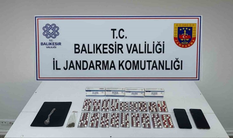 Edremitte uyuşturucu operasyonu: 3 gözaltı