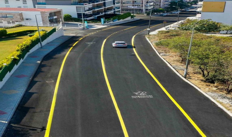 Ege Mahallesinde yol seferberliği sürüyor