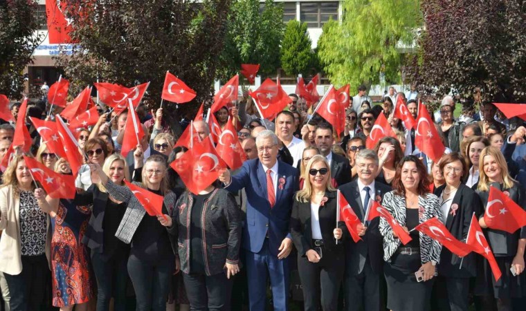 Ege Üniversitesinde Cumhuriyetin 100. Yılı Anıtı törenle açıldı