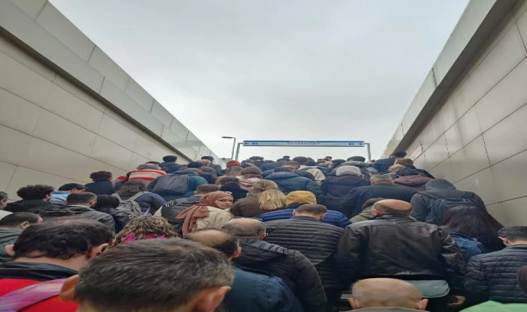 Ek fotoğraflar // Uzunçayır’da metrobüs kazası :3 yaralı