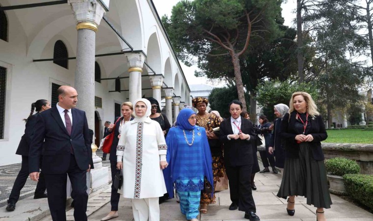 Emine Erdoğan, devlet başkanları eşleriyle Topkapı Sarayını gezdi