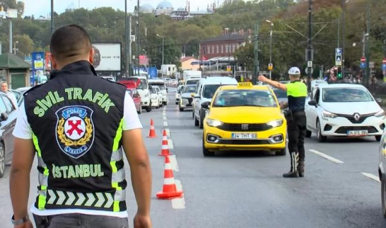 Eminönü’nde kısa mesafeye fahiş fiyat isteyen taksicilere ceza yağdı