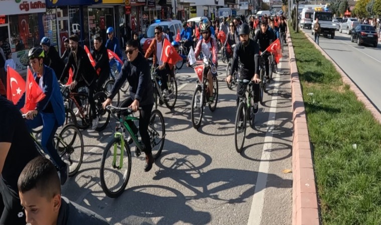 Ercişte 100 bisikletliyle 100. yıl Cumhuriyet turu