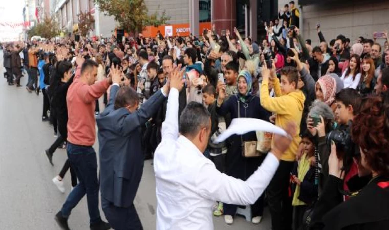 Erzurum’da bin kişiyle ’Cumhuriyet barı’