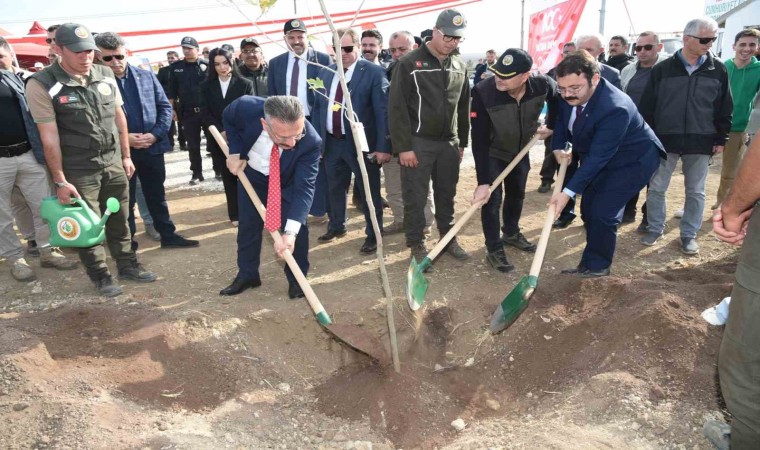 Eskişehir ilinde ‘Cumhuriyetimizin 100üncü yılı hatıra ormanı kuruldu