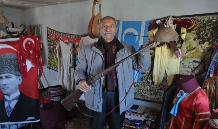 Eskişehirde 38 yıl boyunca topladığı köy eşyalarıyla müze oluşturdu