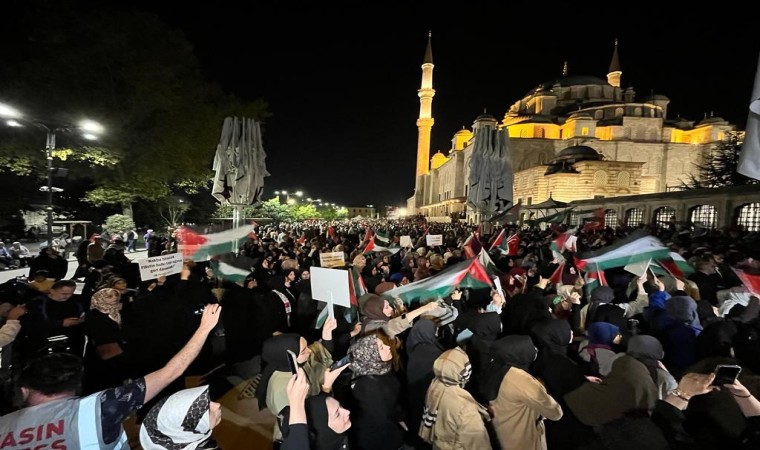 Fatihte yüzlerce kişi Filistine destek için bir araya geldi