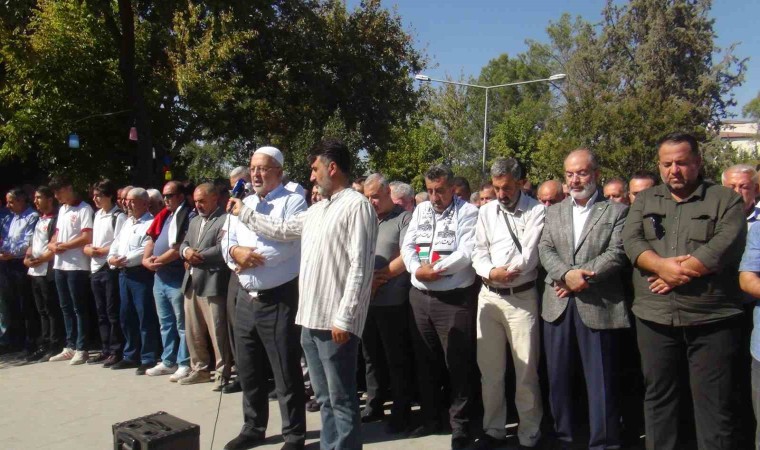 Filistinde hayatını kaybedenler için gıyabi cenaze namazı kılındı