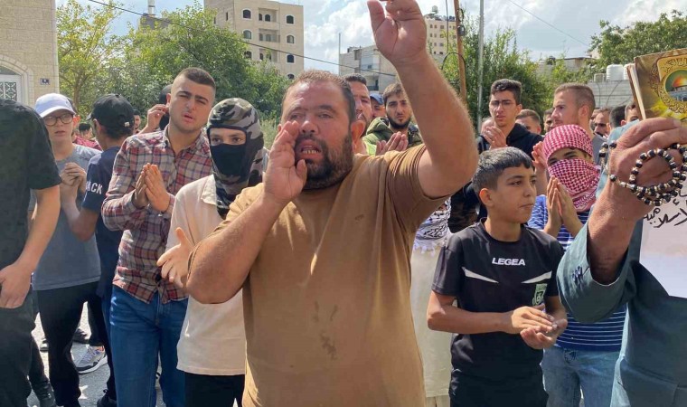 Filistinliler, Gazzedeki hastane saldırısını protesto etti