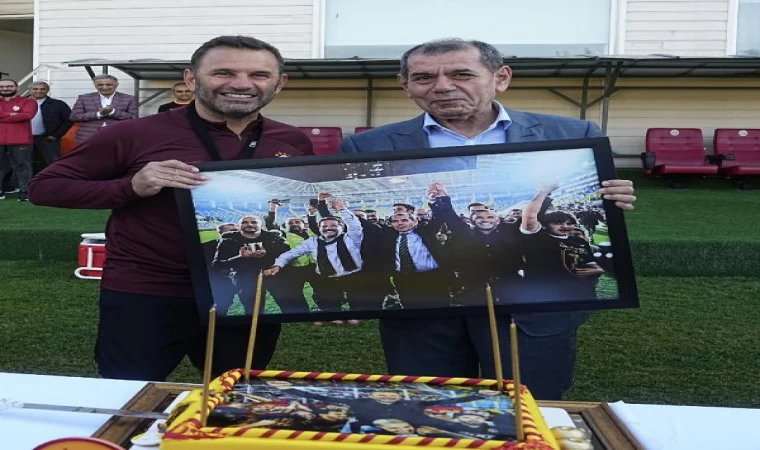 Galatasaray’da teknik direktör Okan Buruk’un doğum günü kutlandı