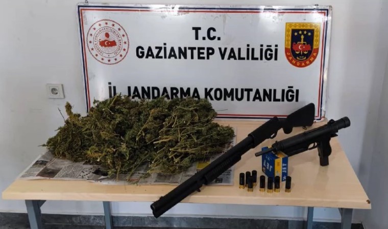 Gaziantepte 4 kilo esrar ile uzun namlulu otomatik silah ele geçirildi