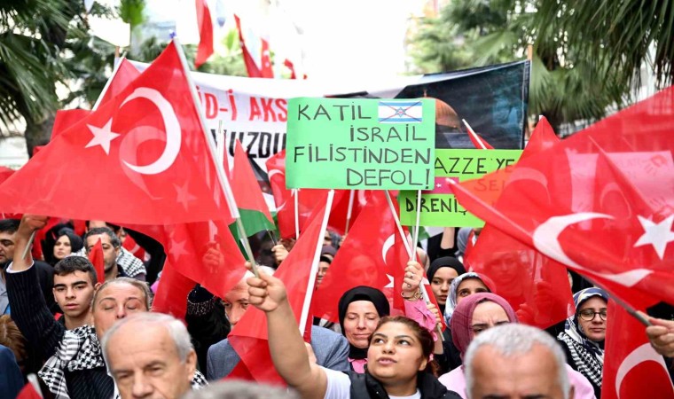 Gaziosmanpaşada “Filistine Engel Yok” sloganıyla yürüyüş yapıldı