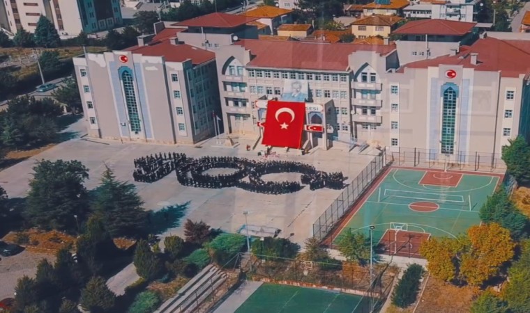 Gedizde öğrencilerden 100.yıl koreografisi