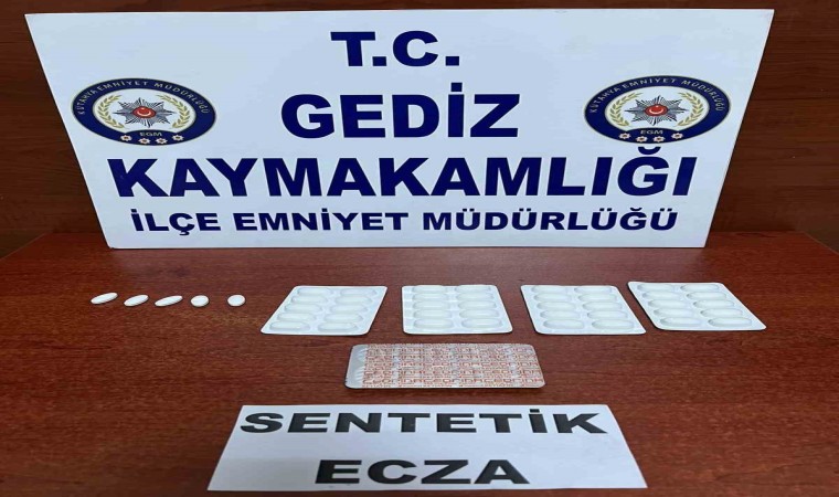 Gedizde yapılan operasyonda uyuşturucu satıcısı gözaltına alındı