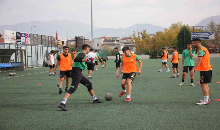 Genç horozlar, Manisaya 2. galibiyet için gidiyor