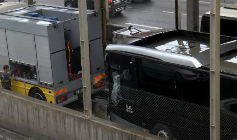 (Geniş haber) Küçükçekmece’de iki metrobüs çarpıştı