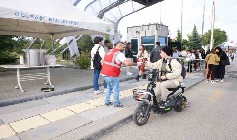 Gölbaşı Belediyesinden öğrencilere sıcak çorba