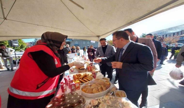 Gönüllü Anneler den örnek davranış