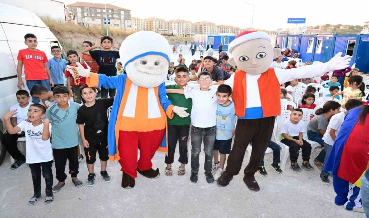 Güder depremzede çocukların eğlencesine ortak oldu