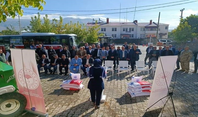 Güroymakta çiftçilere 60 ton ekmeklik buğday tohumu dağıtıldı