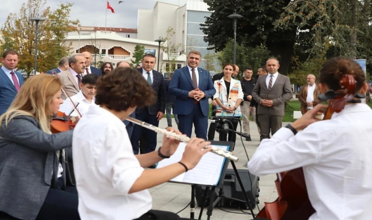 Güzel Sanatlar Lisesinden açık hava sergisi