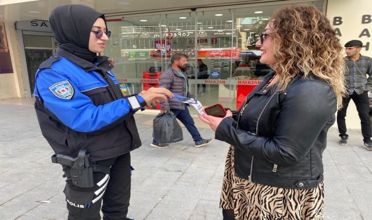 Hakkari polisi dolandırıcılık olaylarına karşı broşür dağıttı