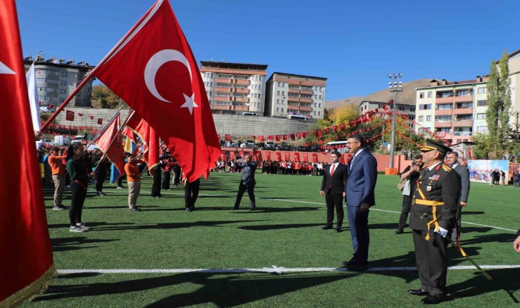 Hakkaride 29 Ekim Cumhuriyet Bayramı coşkusu