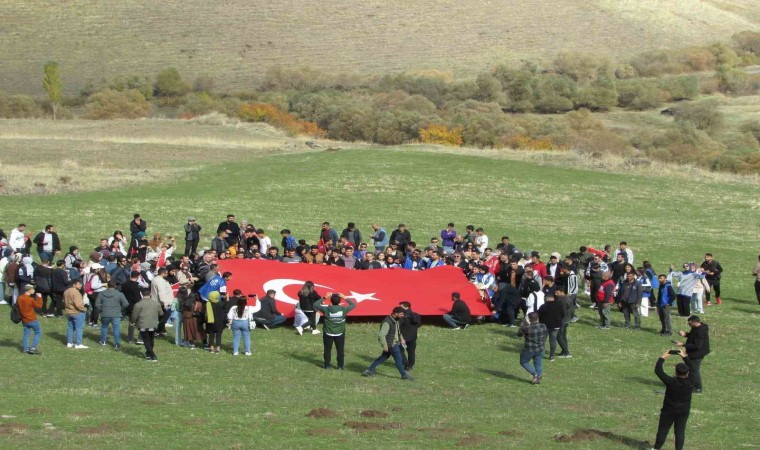 Hamurda Cumhuriyetin 100. yılına özel doğa yürüyüşü