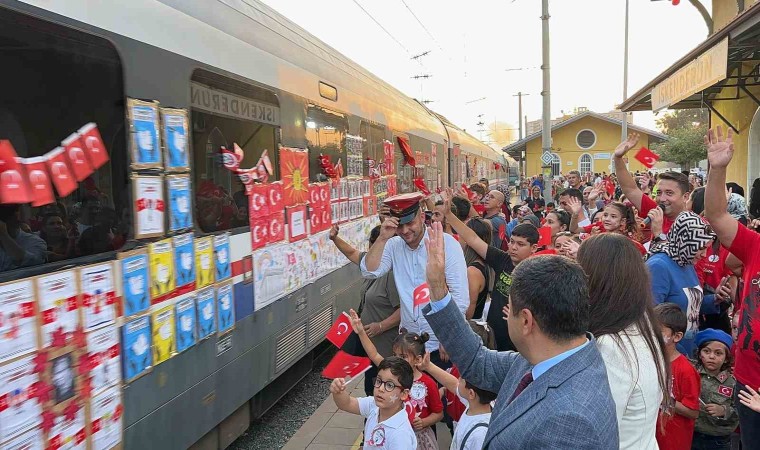 Hatayda Cumhuriyet treni ile 100. yıl kutlaması gerçekleştirildi