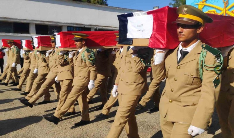 Humustaki harp okulu mezuniyet töreni saldırısında ölenler için cenaze töreni düzenlendi