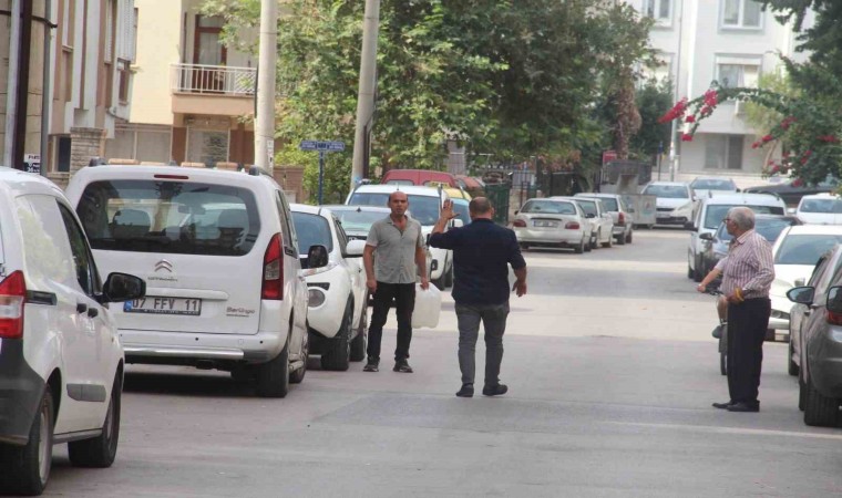 İcra memurunu karşısında gören kiracı, tahliyeyi benzin bidonuyla engellemeye çalıştı