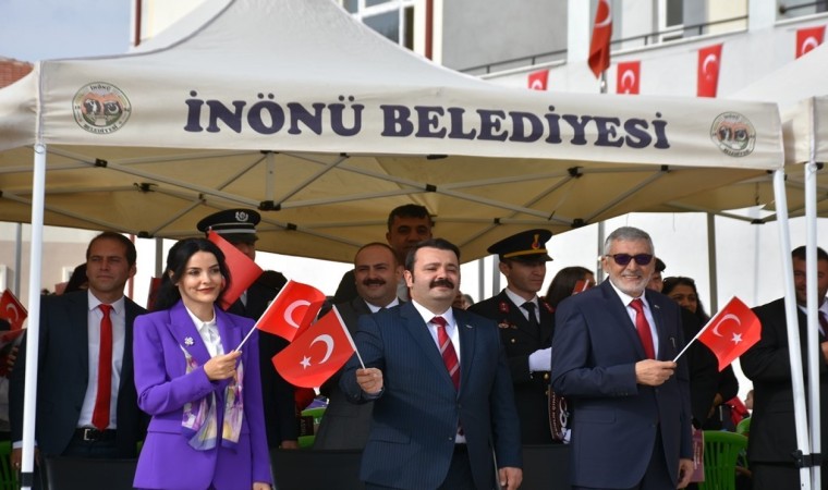 İnönüde Cumhuriyetin 100.ncü yılı coşkuyla kutlandı