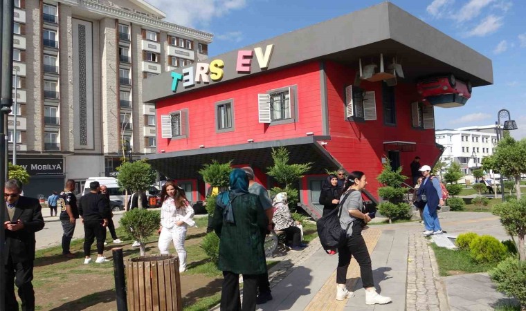 İranlılardan ters eve yoğun ilgi