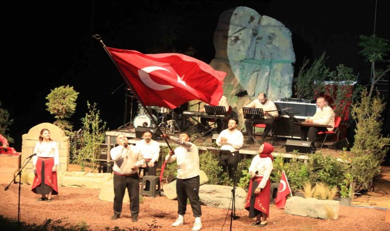 “İşgalden Cumhuriyete” oyunu binlerce izleyiciye ulaştı