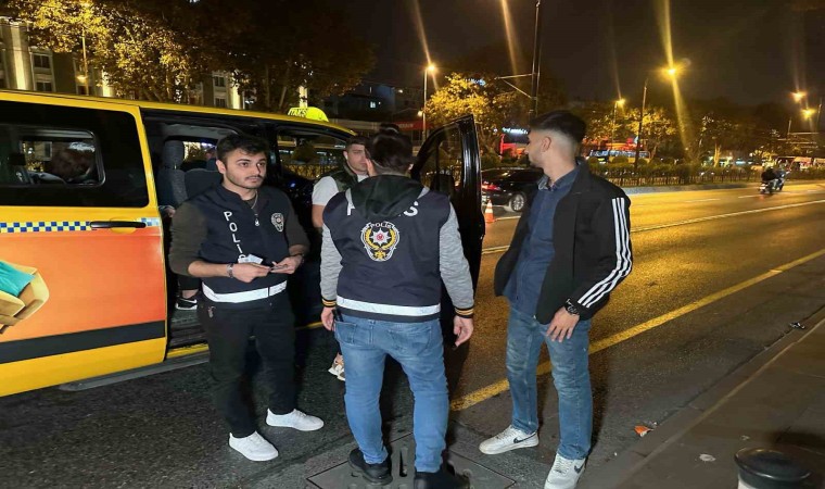 İstanbulda huzur uygulaması: Araçlar didik didik arandı