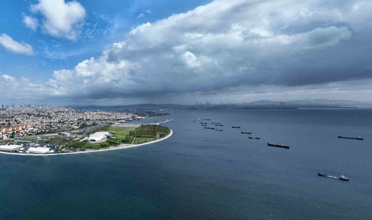 İstanbulda yağmur bulutları dron ile görüntülendi